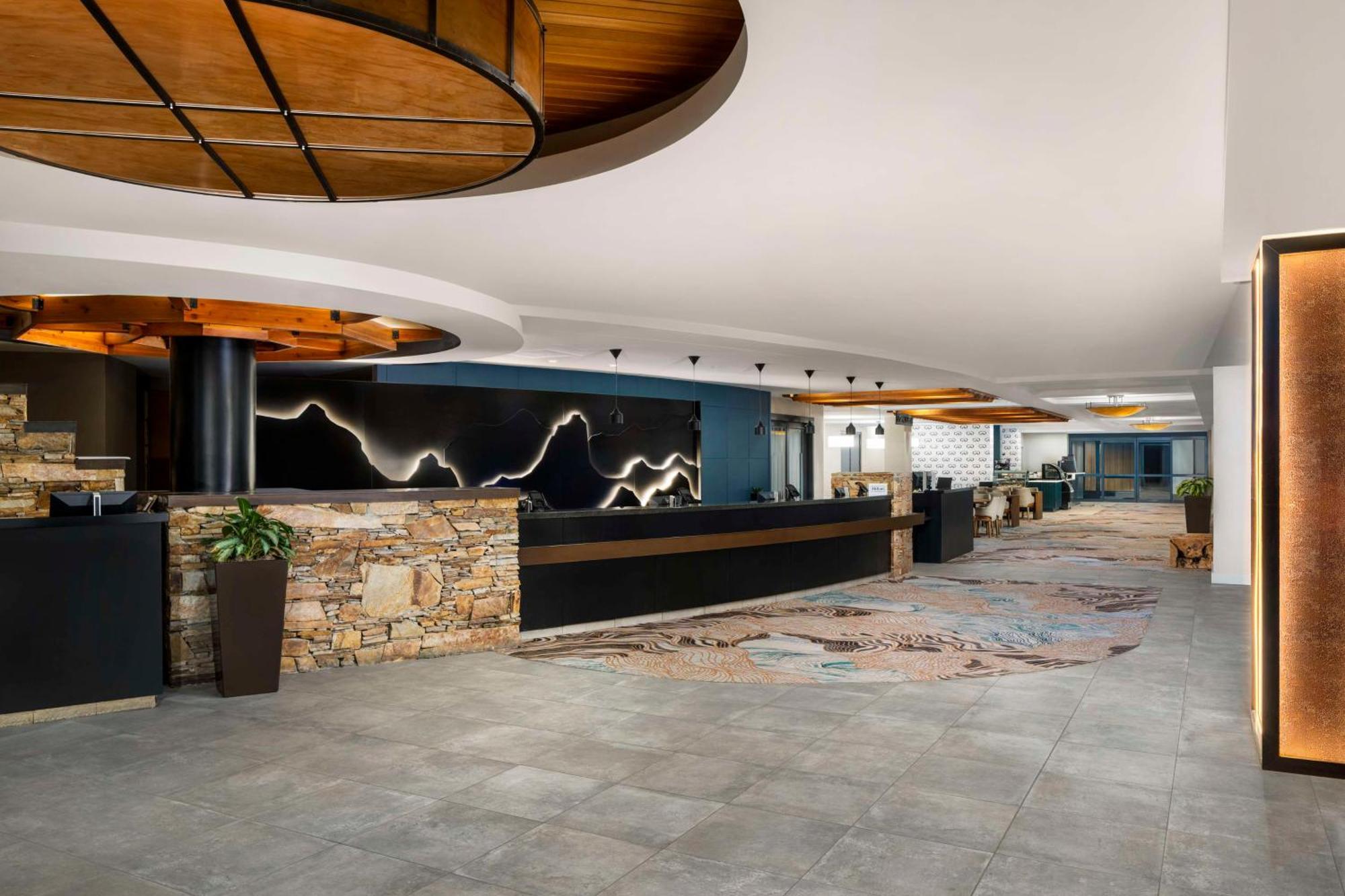 Hilton Whistler Resort & Spa Екстериор снимка
