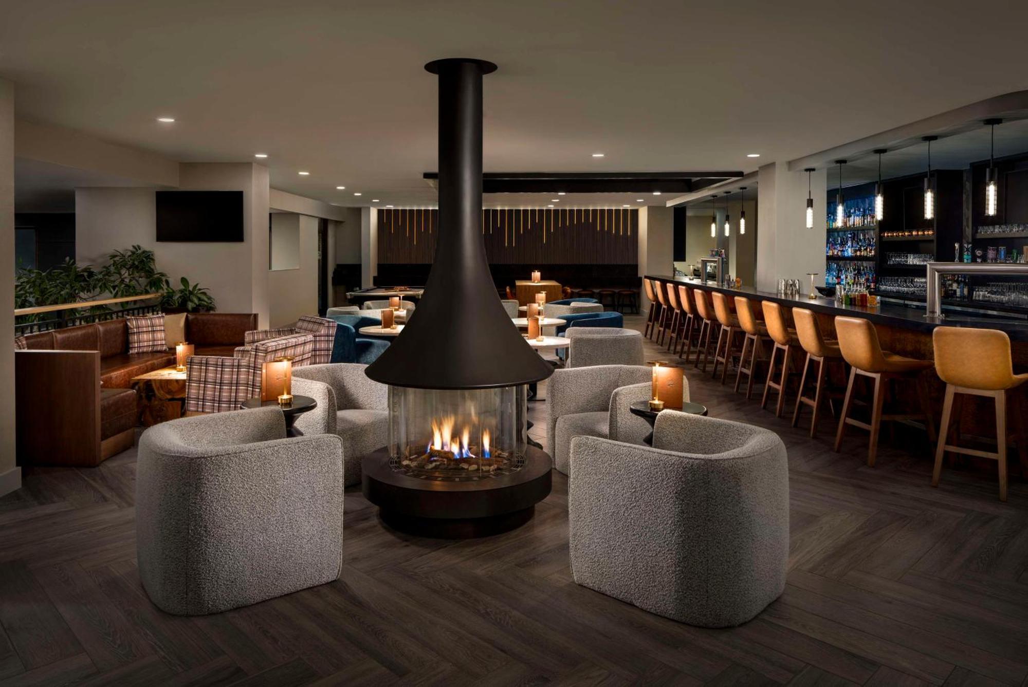 Hilton Whistler Resort & Spa Екстериор снимка