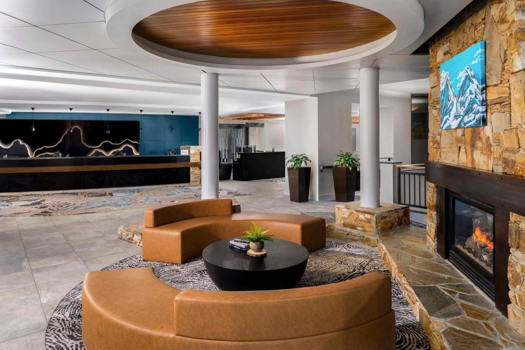 Hilton Whistler Resort & Spa Екстериор снимка