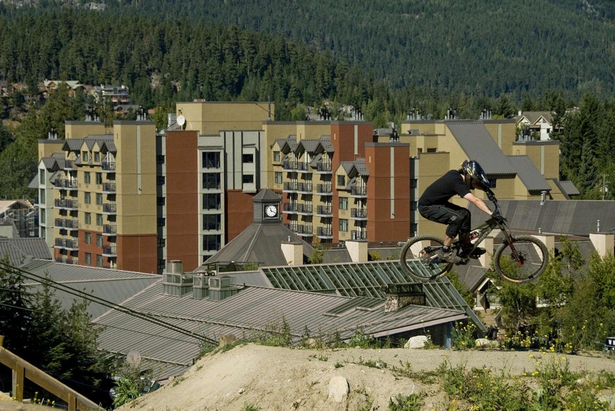 Hilton Whistler Resort & Spa Екстериор снимка
