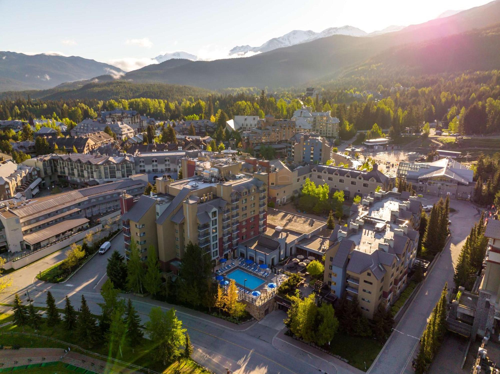 Hilton Whistler Resort & Spa Екстериор снимка